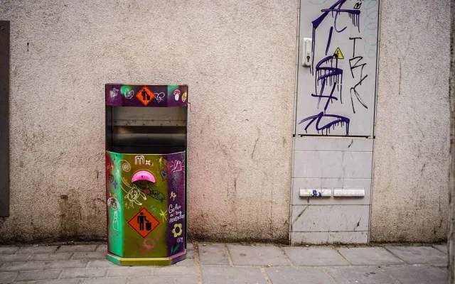 FOTO: Brněnský Bronx zdobí sedm košů, výtvarně se na nich vyřádili místní