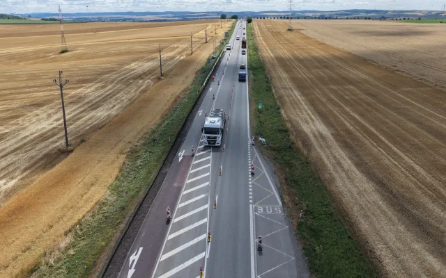 Dopravní omezení na Vyškovsku. Silničáři opravují povrchy i křižovatku