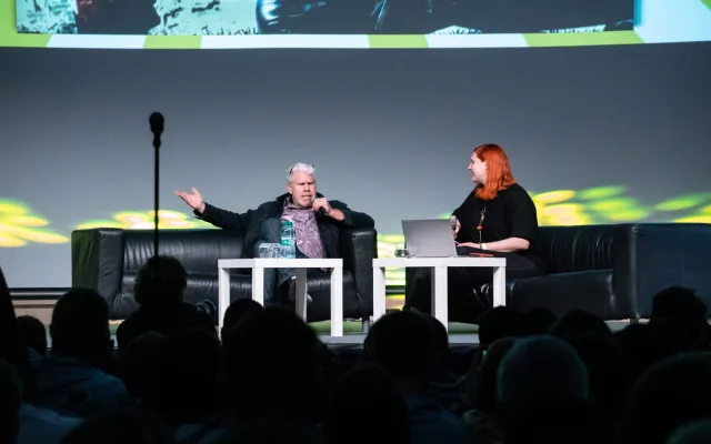 Americký filmový herec Ron Perlman byl jedním z prvních, s kým Draky vedla rozhovor.