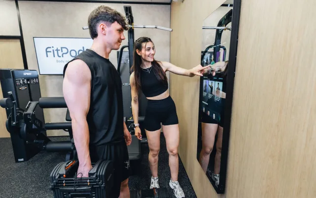FitPods přináší do Brna nový způsob cvičení – celou posilovnu máte jen pro sebe