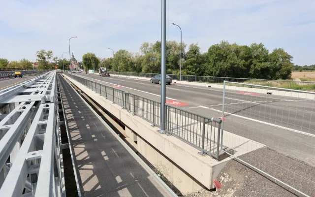 Nový most přes Dyji je v provozu. Dopravu v Břeclavi brzy odlehčí také obchvat