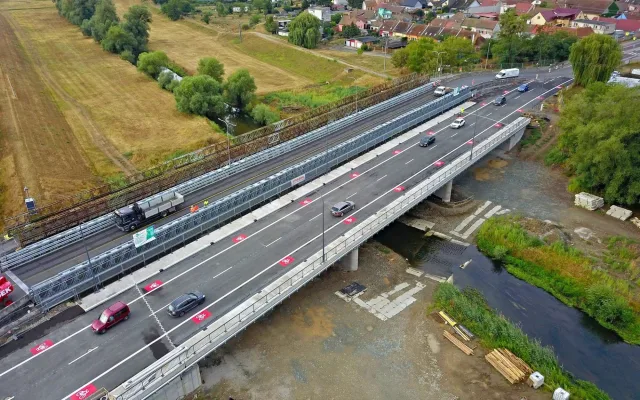 Nový most přes Dyji je v provozu. Dopravu v Břeclavi brzy odlehčí také obchvat