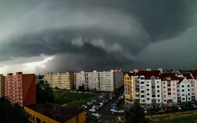 Apokalypsa. Jižní Morava zažila tornádo, některé obce jsou zničené