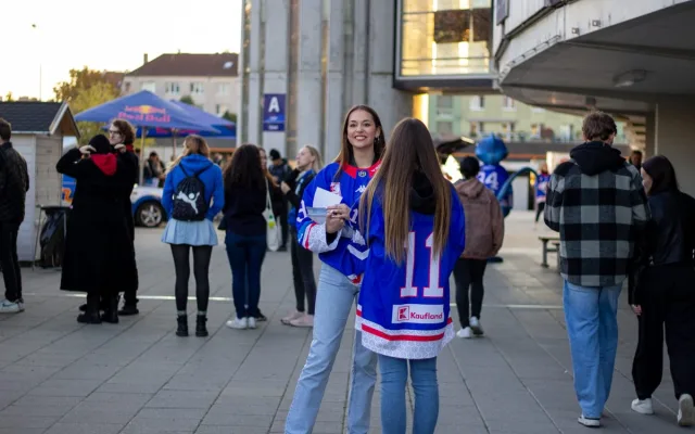 FOTOGALERIE: Podívejte se, jak vypadala atmosféra před hokejovým zápasem MUNI a VUT