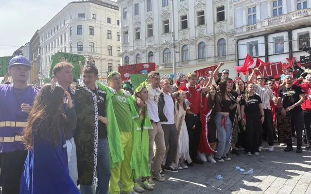 FOTOGALERIE: Studenti roztančili centrum Brna. Tradiční Majáles oslavili ve velkém stylu