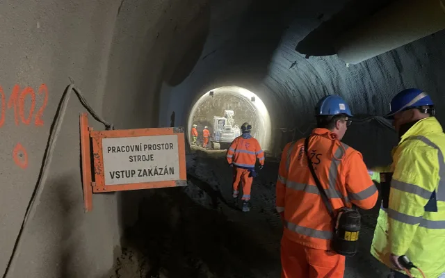Hranice 100 metrů překonána. Pokračuje ražba průzkumné štoly tunelu Vinohrady