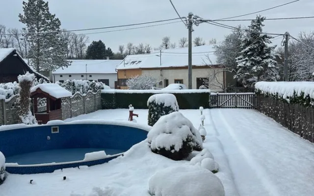 FOTO: Brno a okolí dnes zasypal sníh. Podívejte se, jak to na jižní Moravě vypadalo