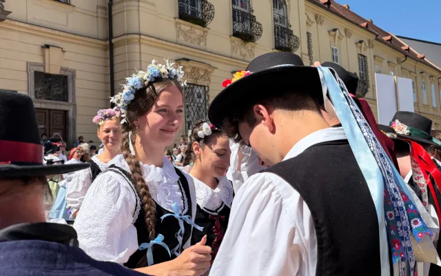 Centrum Brna při prvních celoměstských hodech zaplavila krojovaná chasa