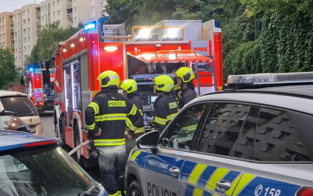Plameny šlehající z oken a zakouřené chodby. Brno se probudilo do ohnivého rána
