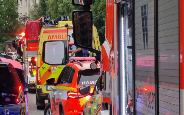 Plameny šlehající z oken a zakouřené chodby. Brno se probudilo do ohnivého rána