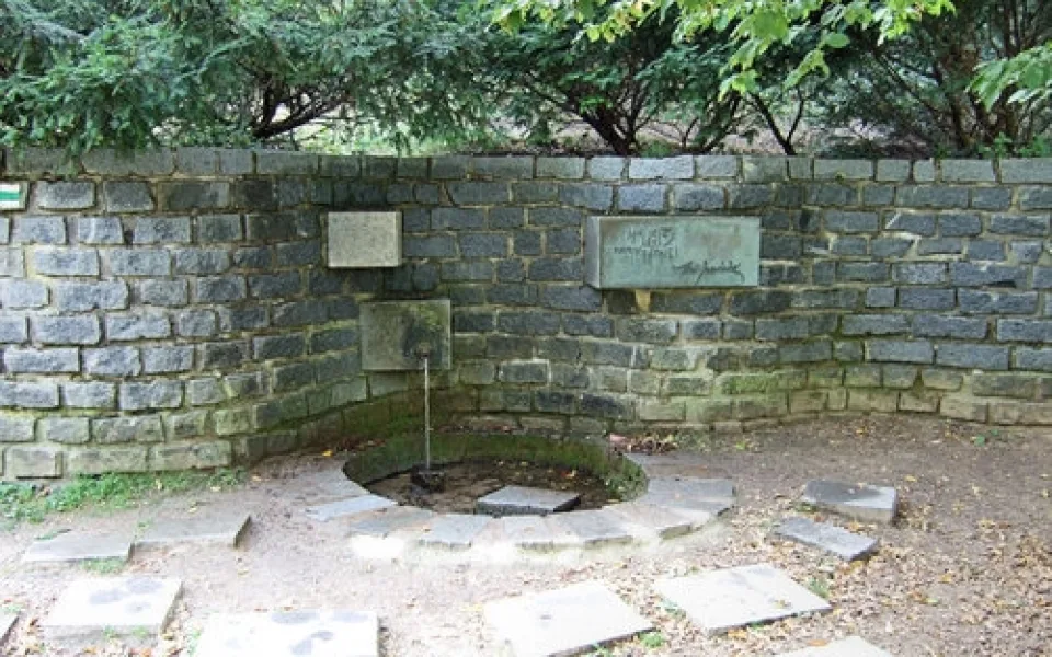 Ze studánky Leoše Janáčka zmizelo bronzové dílo brněnského výtvarníka