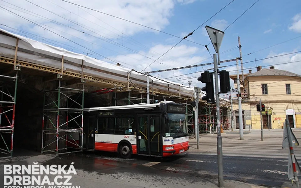 Oprava železničního viaduktu na Křenové ulici/Kolišti
