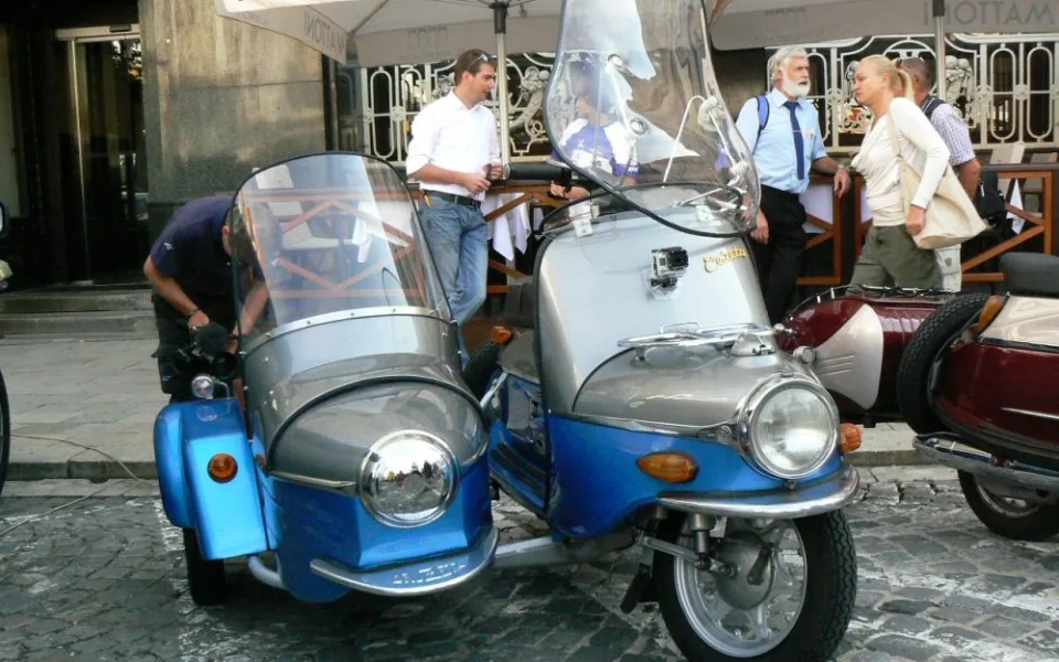 Piloti MS motocyklů se projeli na Čezetách po Brně, foto: Motormix.cz, Pavel Jelínek