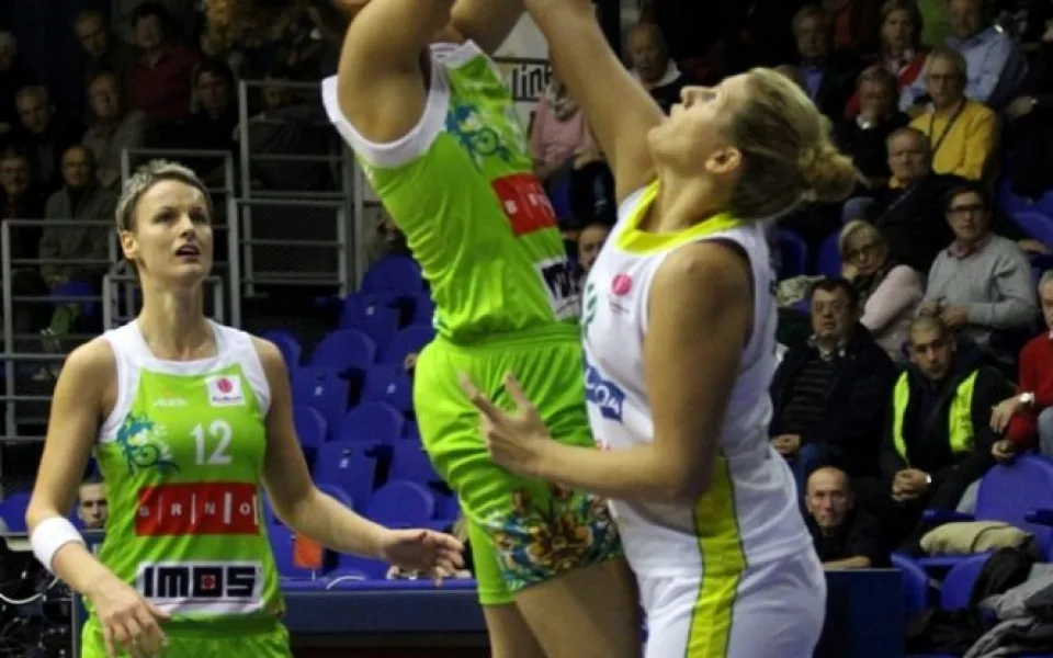 Zakončení Danielle Hamilton v utkání v Šoproni. Zdroj: IMOS Brno 