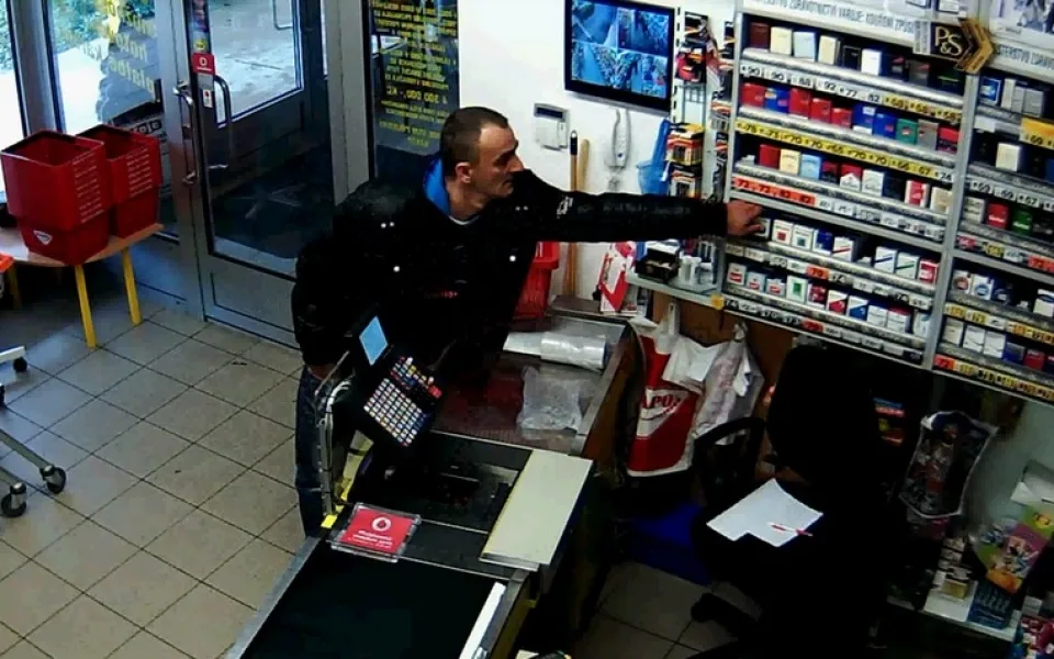 Policisté pátrají po totožnosti zloděje, foto: Policie ČR