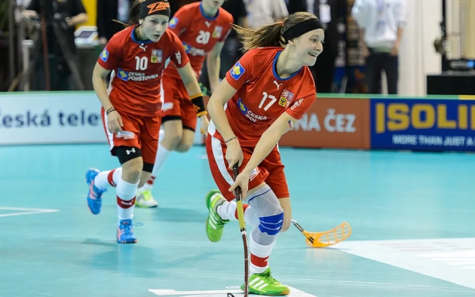 Hráčky české florbalové reprezentace v duelu se Švýcarskem. Ilustrační foto. Zdroj: WFC2013