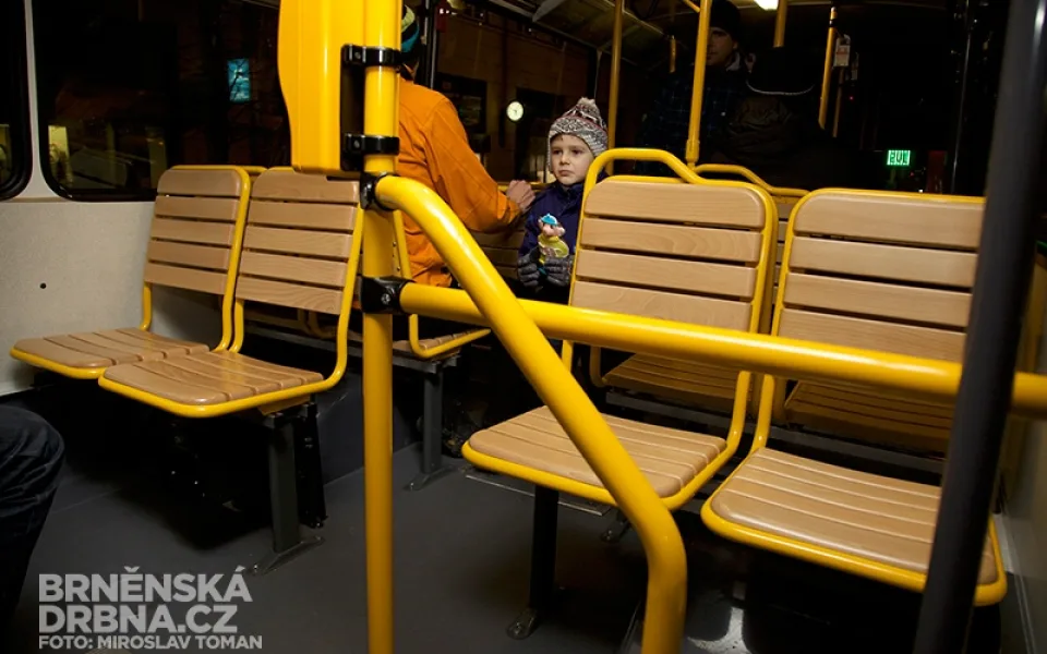 Nové sedačky byly Brňanům poskytnuty k otestování, foto: Brněnská Drbna, Miroslav Toman