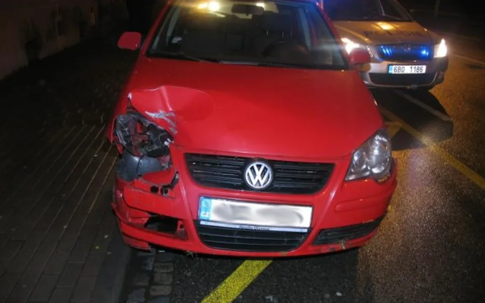 Řidička při jízdě také poškodila auto, foto: Policie ČR