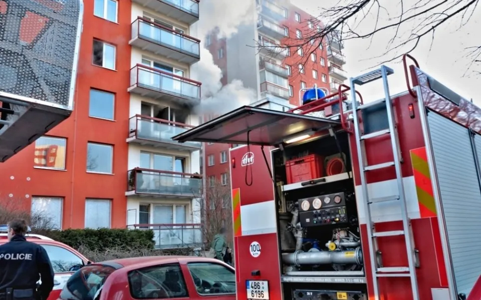 Hasiči likvidovali požár v Prušánecké ulici na Vinohradech, foto: hasiči JMK