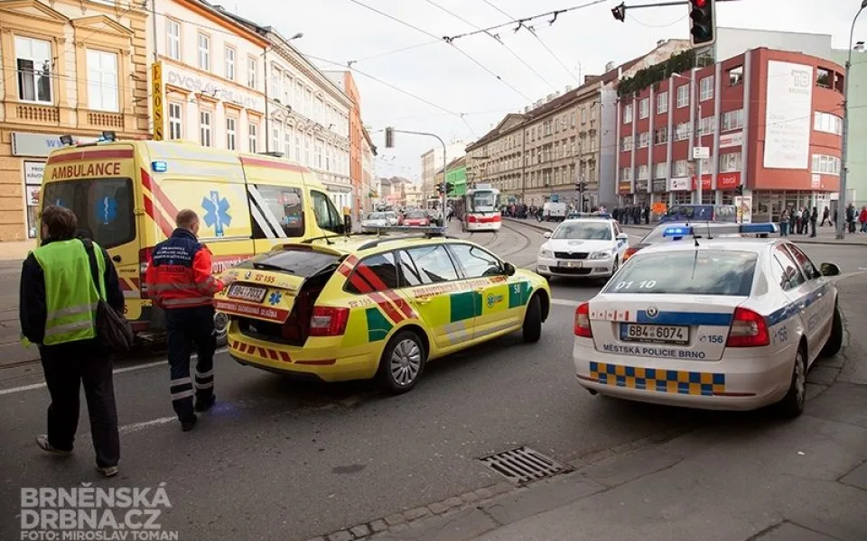 Na místo přijeli záchranáři i brněnští strážníci, foto: Brněnská Drbna, Miroslav Toman