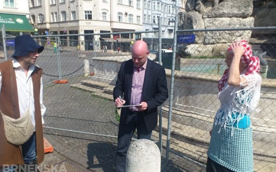 Libor Šťástka uzamyká Zelný trh, foto: Brněnská Drbna, David Zouhar