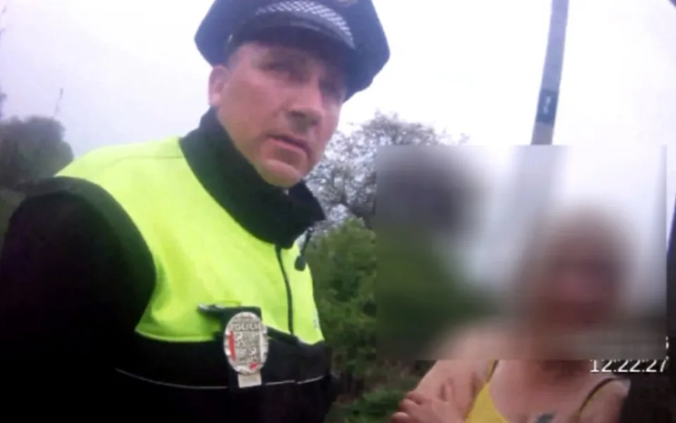 Žena odmítala odejít z kolejí, foto: Městská policie Brno