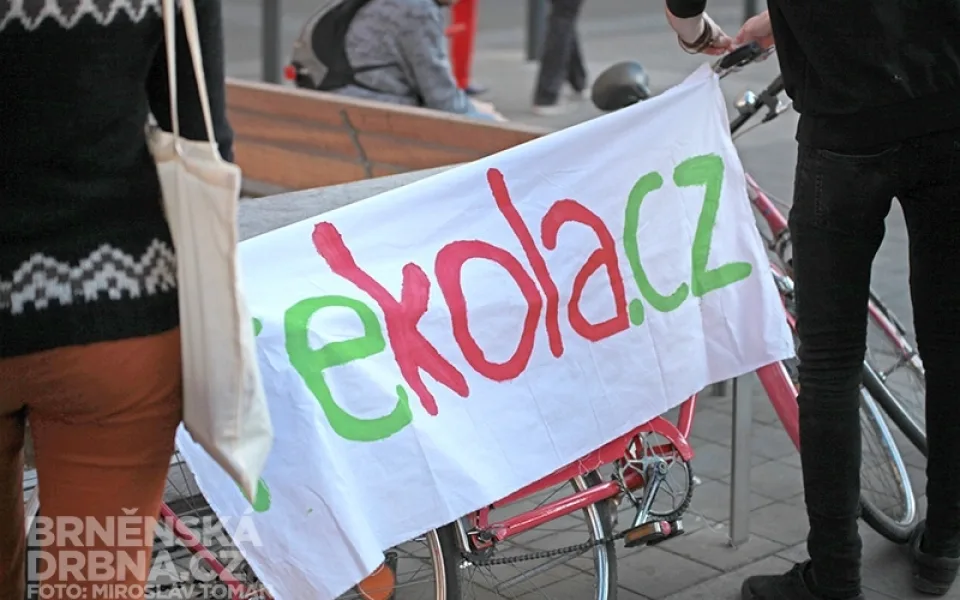 Všechna kola jsou růžová. Podle organizátorů je to kvůli bezpečnosti, foto: Brněnská Drbna, Miroslav Toman