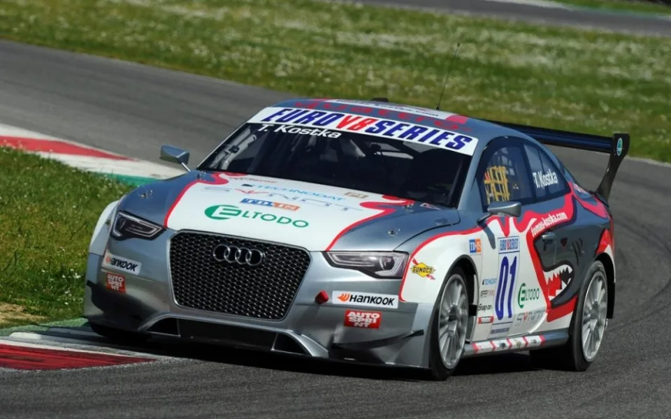 Tomáš Kostka je důstojným soupeřem horkokrevným italským pilotům, foto: EuroV8 Series