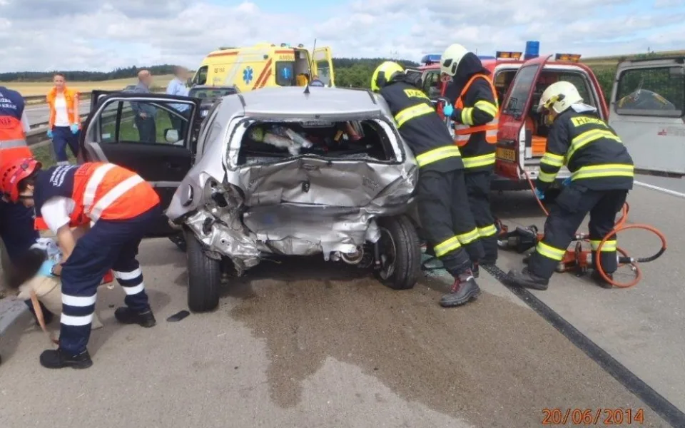 Nehoda na dálnici D1 se neobešla bez zranění, foto: HZS JMK