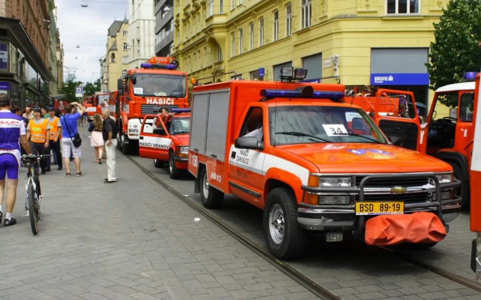 Hasičská technika defilovala centerm Brna, foto: HZS JMK