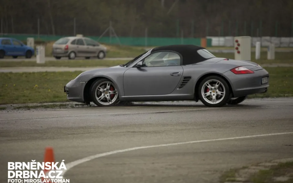 Tuning show na Masarykově automotodromu otevřela okruhovou sezonu, foto- Brněnská Drbna, Miroslav 