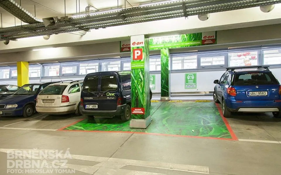  Dobíjecí stanice E.ON ve Vaňkovce, foto- Brněnská Drbna