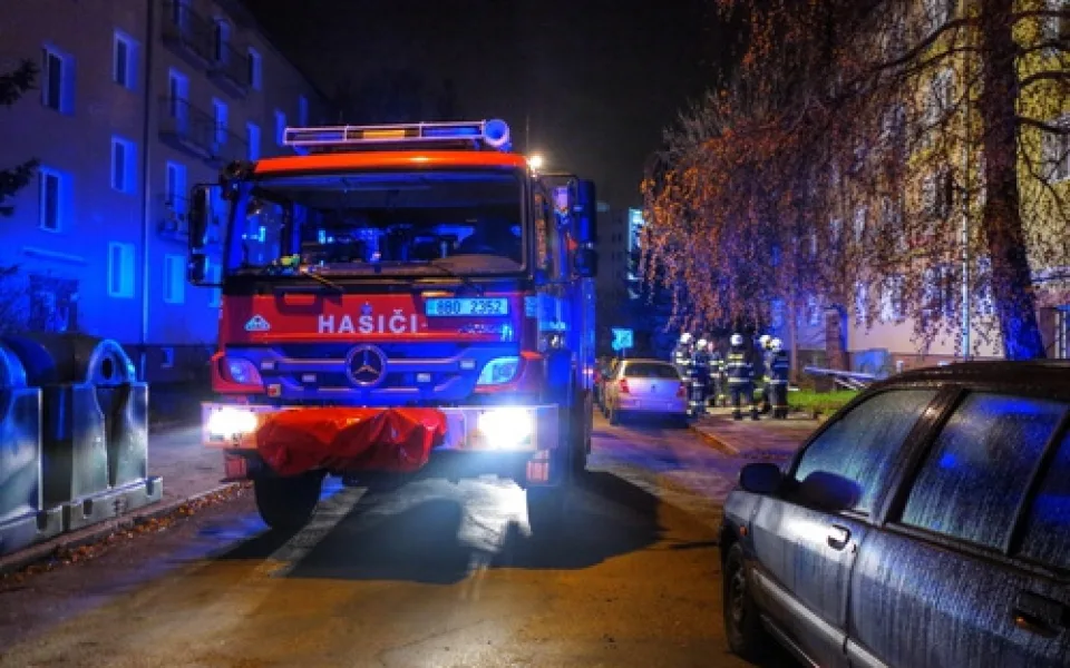 V Brně hořel dům, hasiči evakuovali 32 lidí