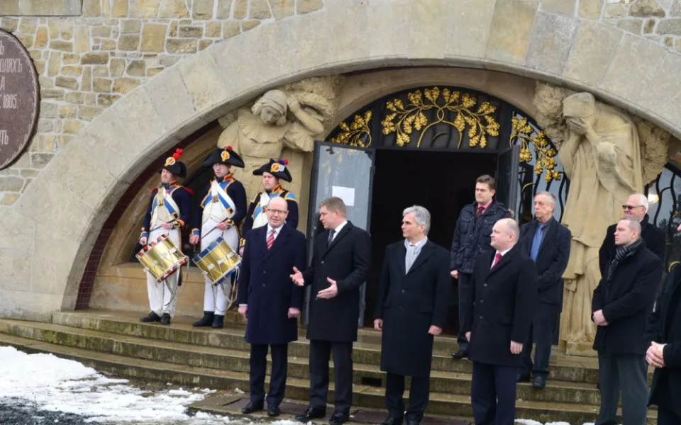 Mohyla míru hostila setkání tří premiérů