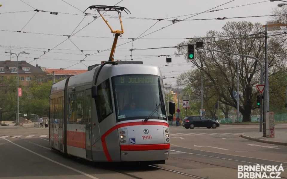 Škoda T13