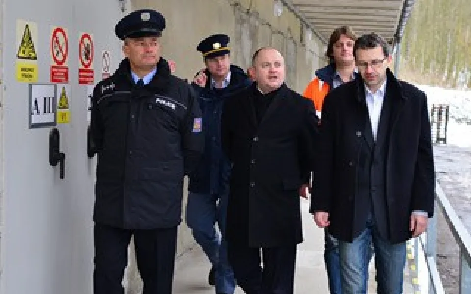 HEJTMAN NAVŠTÍVIL SKLAD PRŮMYSLOVÝCH TRHAVIN V BOHDALICÍCH-PAVLOVICÍCH