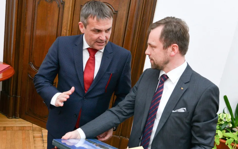 Přijetí velvyslance Litvy v ČR Edvilase Raudonikise primátorem P. Vokřálem