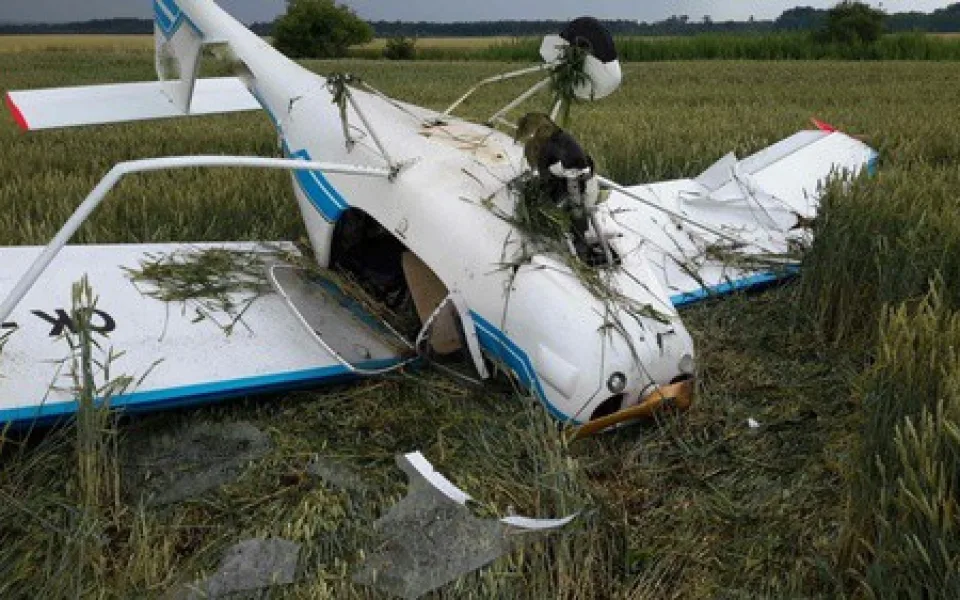 Zřícený ultralight, foto: firebrno.cz
