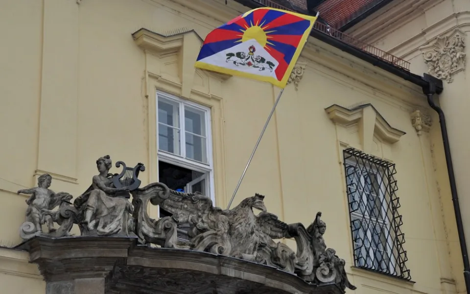 Tibetská vlajka na Nové radnici, zdroj: MMB