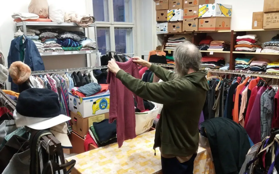 Sbírka oblečení, Zdroj: MMB