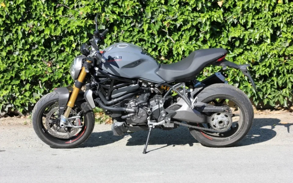 Ducati Monster 1200 S