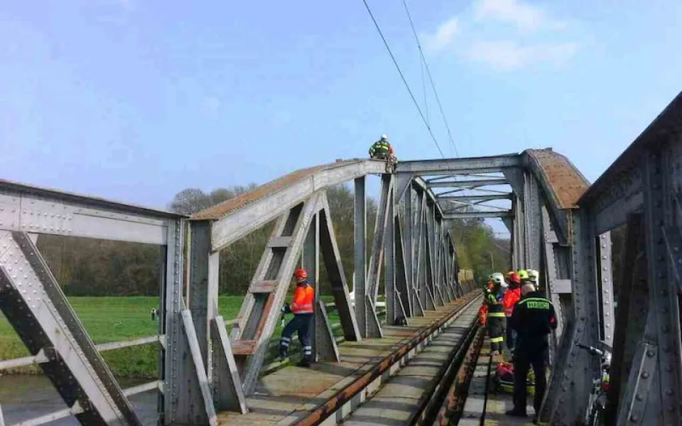 Železniční most přes Moravu