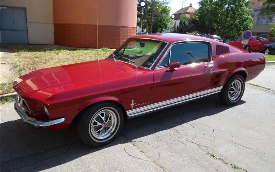 Ford Mustang v dražbě