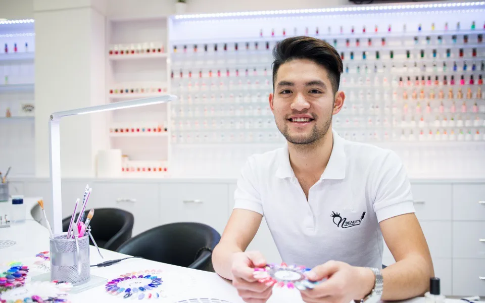 Majitel salonu Nbeauty Nail Studio Tony