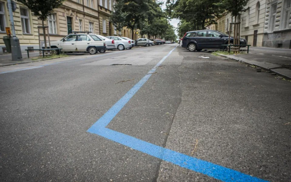 Modrá zóna rezidentního parkování