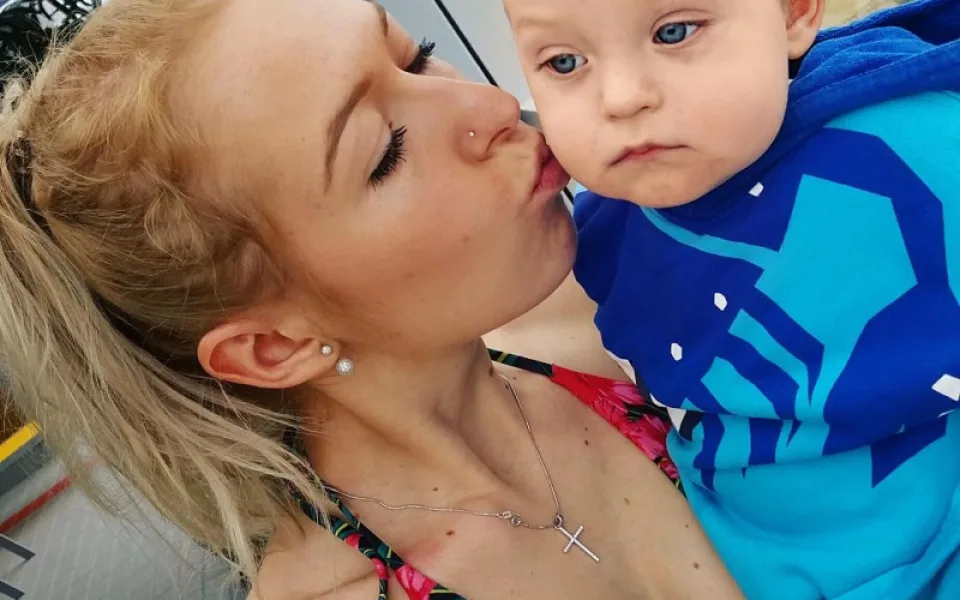 Matka na tahu: Dana a malý Pepa