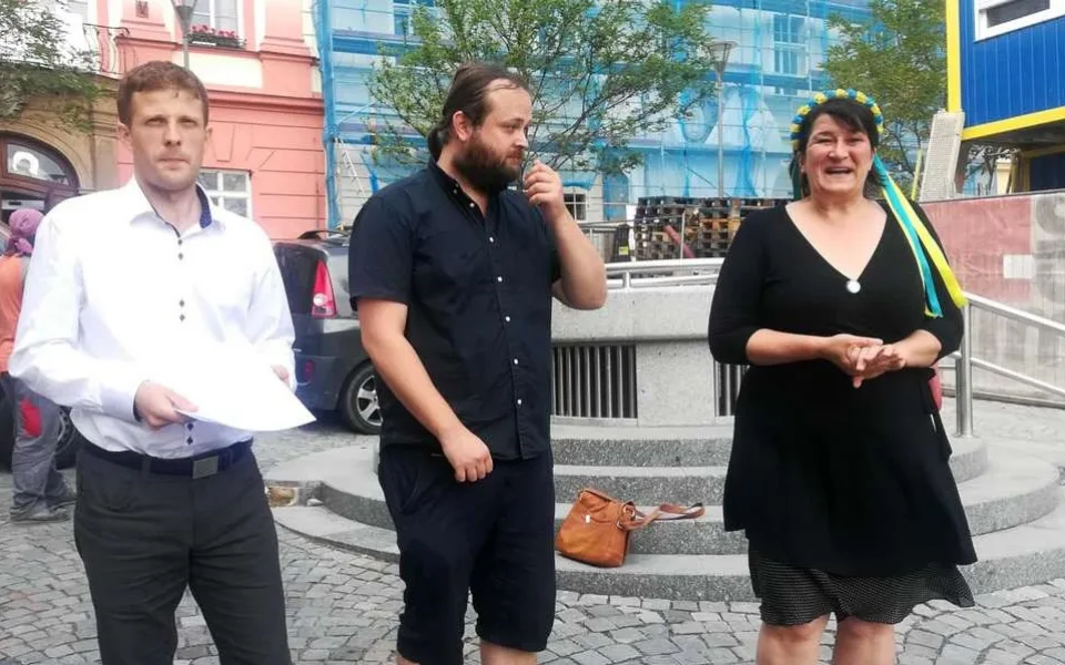 Zleva Matěj Hollan, Martin Freund, Bára Antonová