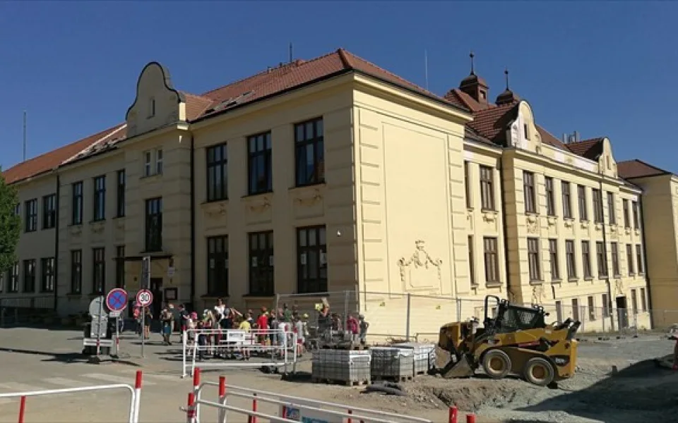 zš sirotkova