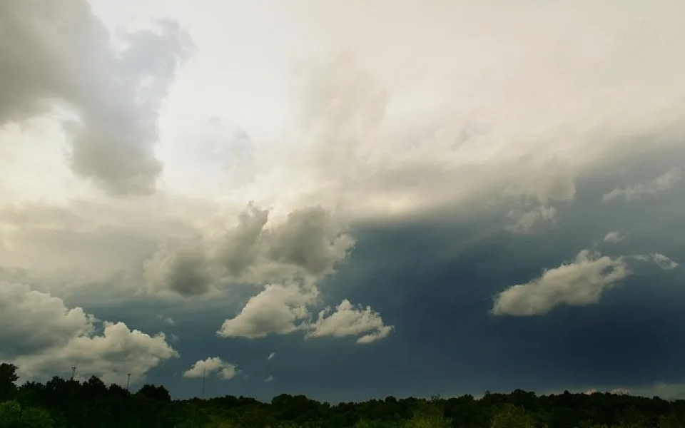 storm-chasing-1374665_640