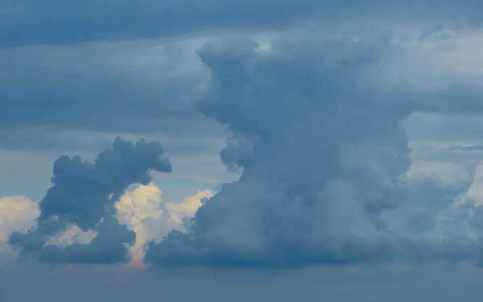 clouds-514483_640